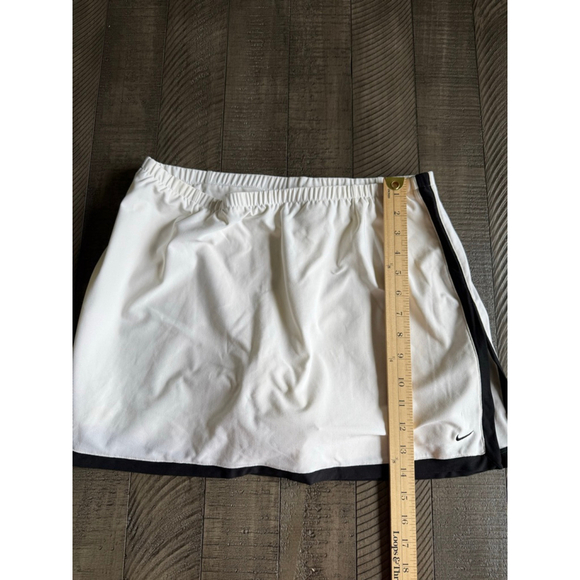 Nike Dri-FIT White Black Trim Skort | Built-in Shorts | Size L (12–14) - Picture 4 of 7